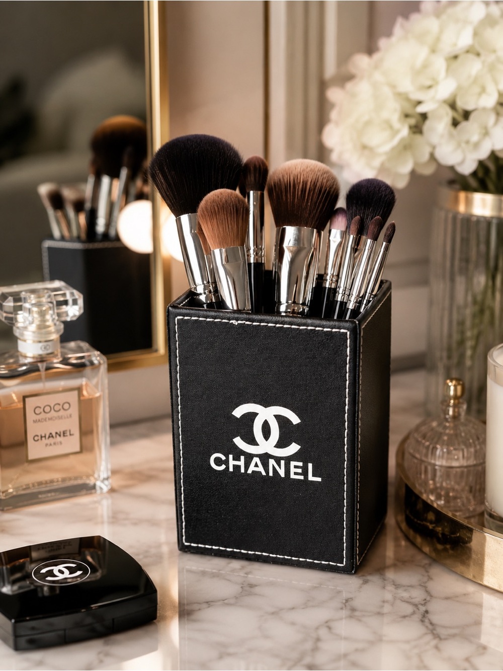 CHANEL Logo Makeup Brush Leather Holder - Picture 2 of 6